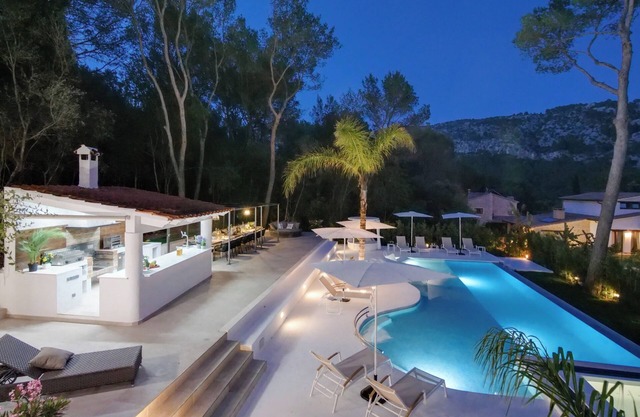 Casa de vacaciones 'Magna' con piscina privada, Wi-Fi y aire acondicionado