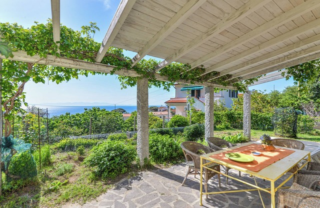 Casa de vacaciones 'Merlo Casa Vai' con vistas al mar, Wi-Fi y aire acondicionado