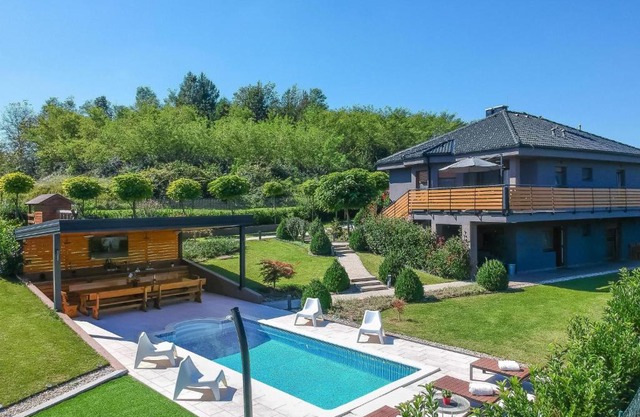 Holiday Home Mia by Interhome
