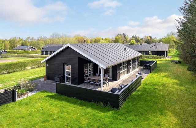 Holiday Home Nilus - 2-2km from the sea in NE Jutland by Interhome