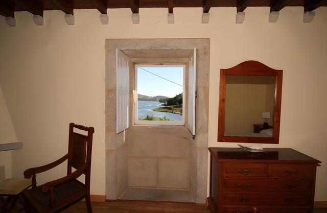 Casa de vacaciones 'O Lar De Natalio' con vistas al mar, terraza privada y Wi-Fi