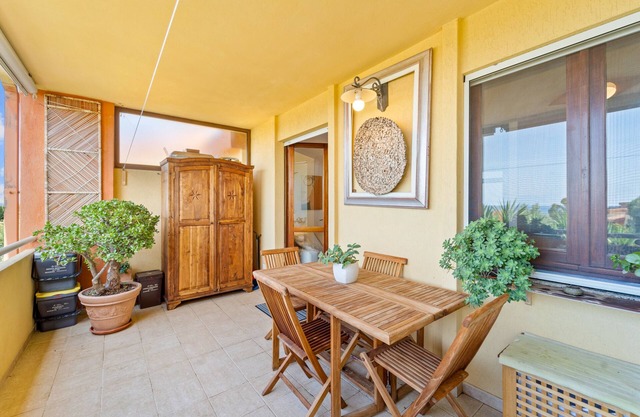 Casa de vacaciones "Panoramico sul Golfo di Cagliari" con vistas al mar, jardín y aire acondicionado