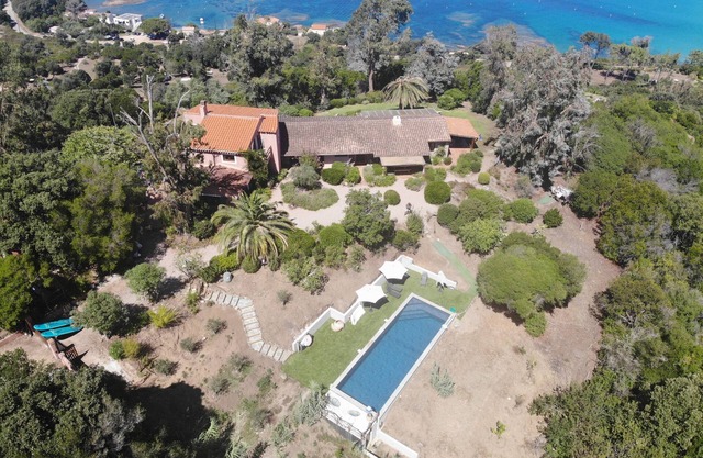 Casa de vacaciones 'Paradisiaque En Corse' con vistas al mar, piscina privada y Wi-Fi
