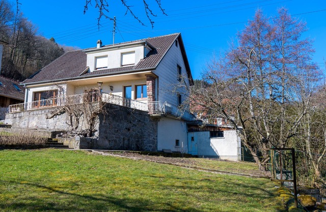 Casa de vacaciones 'Paradise' con vistas a la montaña, terraza privada y Wi-Fi