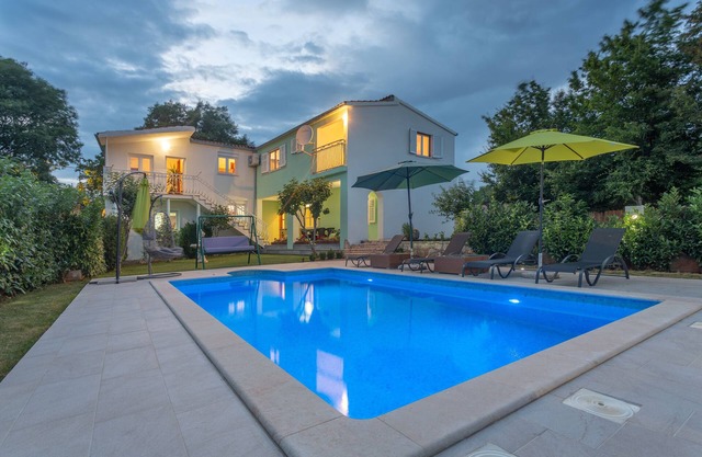 Holiday Home Paradise