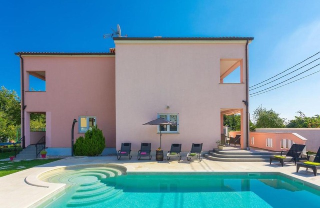 Holiday Home Paus by Interhome