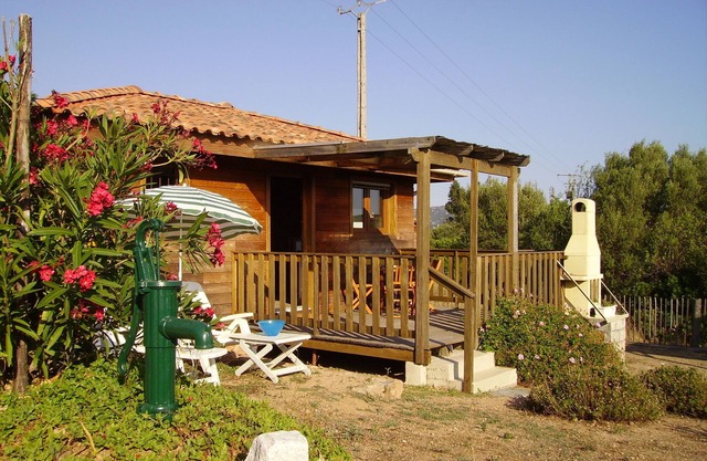 Casa de vacaciones 'Petite Maison' con vistas al mar, terraza privada y jardín privado