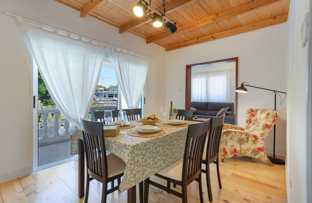 Casa de vacaciones 'Picarus' con terraza privada, Wi-Fi y aire acondicionado