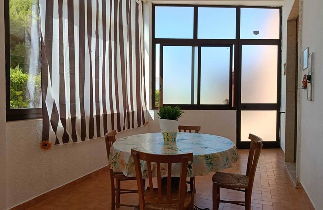 Casa Vacanze 'Pino' con Vista al Mar y Aire Acondicionado