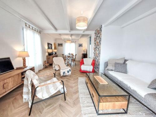 Holiday Home Plage- port et commerces à 2 pas by Interhome