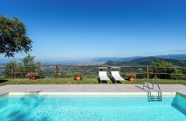 Casa de vacaciones 'Podere Calistri' con vistas a la montaña, Wi-Fi y aire acondicionado