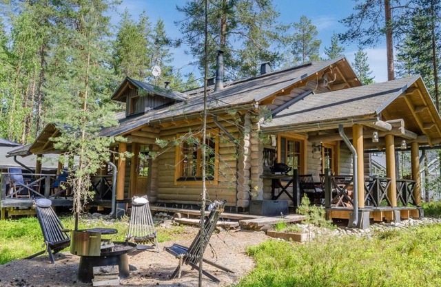 Holiday Home Pyöröpirtti by Interhome