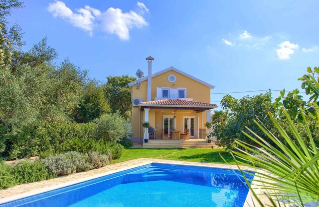 Casa vacacional lugar tranquilo con piscina