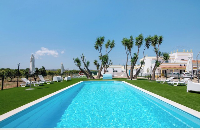 Casa de vacaciones 'Quinta Alegre Tavira T1' con piscina compartida, Wi-Fi y aire acondicionado.