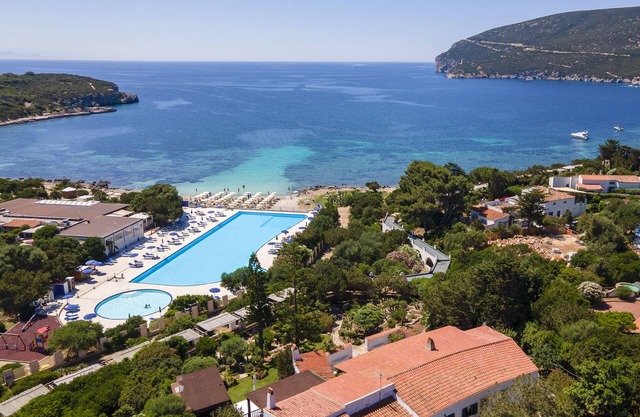 Casa de vacaciones 'Residence Capo Caccia Alghero' con piscina compartida y terraza privada