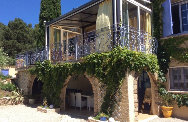 Holiday Home 'Rez-de-villa Avec Piscine' with Private Pool, Private Terrace and Wi-Fi