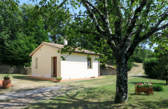 Casa Vacaciones 'San Michele - Casa Giano' con Vista a la Montaña, Piscina Compartida y Wi-Fi