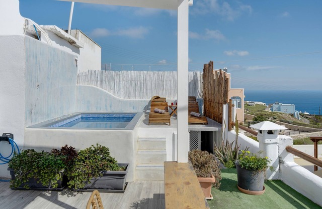 Casa de vacaciones 'Santoneta Villa Imerovigli' con vistas al mar, Wi-Fi y aire acondicionado