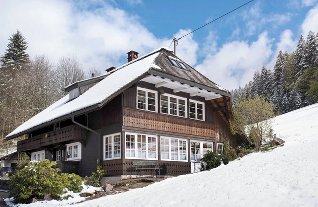Casa de vacaciones 'Schwarzwaldcasa' con vistas a la montaña, terraza privada y Wi-Fi