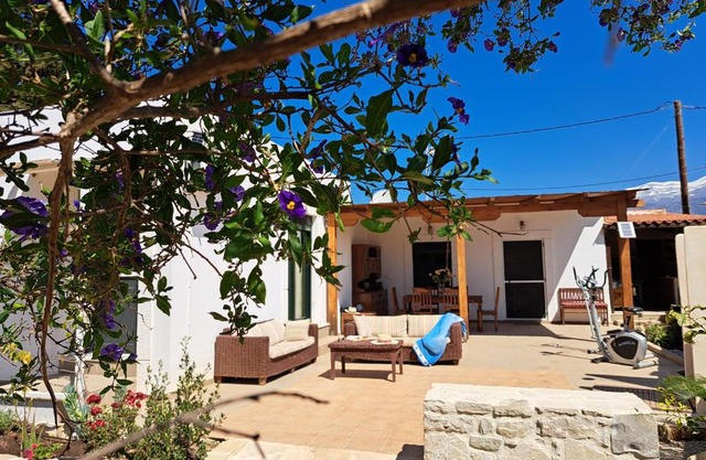 Holiday home Sea Breeze with huge garden