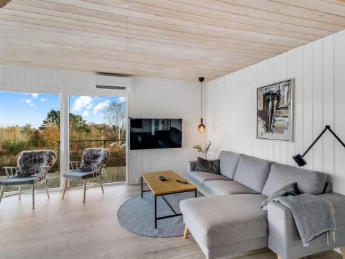 Holiday Home Shaya - 325m from the sea by Interhome