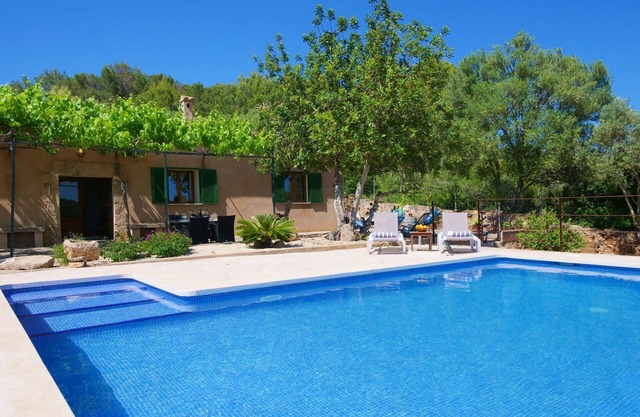 Casa Son Fornes con piscina, Wi-Fi, jardín y terraza; aparcamiento disponible