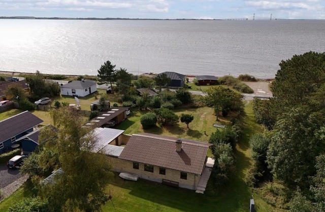 Holiday Home Svanborg - 40m from the sea by Interhome