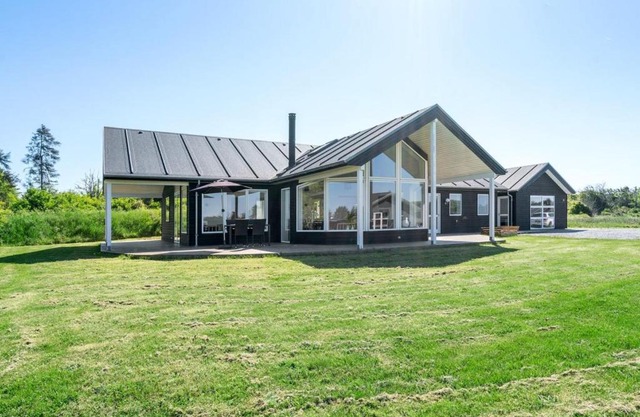 Holiday Home Swarthofthi - 1-5km from the sea by Interhome