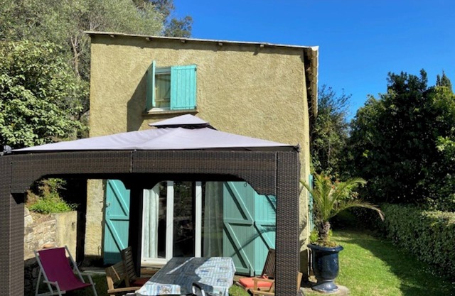 Holiday Home 'Terra Rossa' with Private Terrace and Air Conditioning