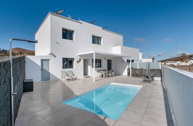 Casa de vacaciones 'Tranquilidad Entre Volcanes' con piscina privada, terraza compartida y Wi-Fi