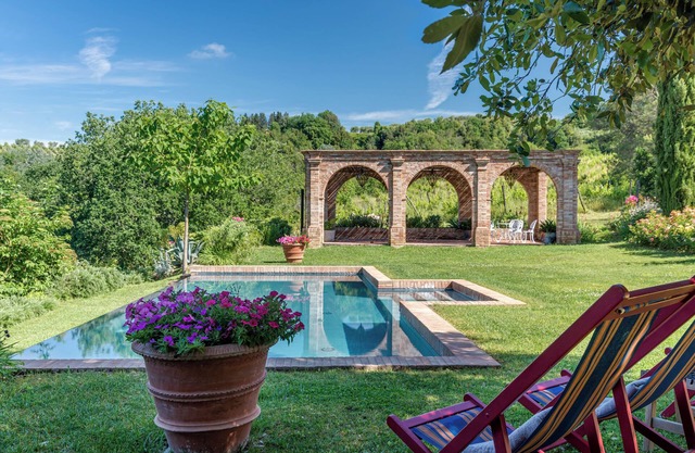 Casa de vacaciones 'Villa Dei Fiori' con piscina privada, jardín privado y Wi-Fi