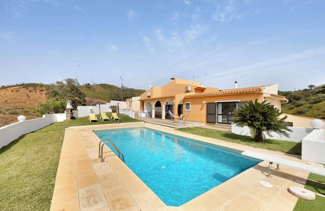 Casa de vacaciones "Vila Portimão T5 con piscina" con piscina privada, 2 terrazas y Wi-Fi
