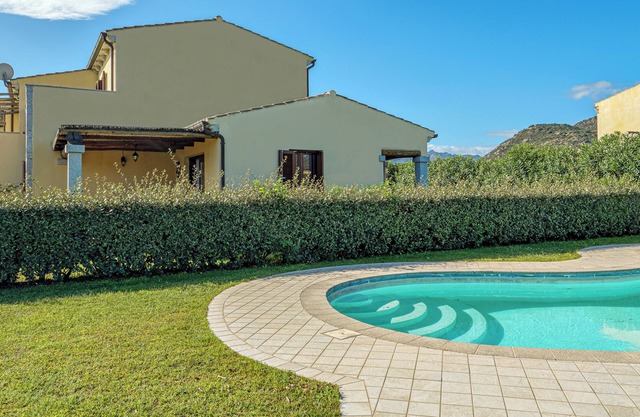 Casa de vacaciones 'Villa Eleonora-iun-p6104' con piscina compartida, terraza y aire acondicionado