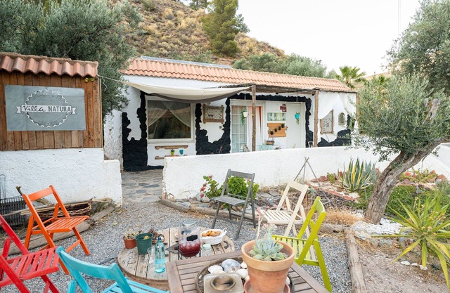 Casa Vacacional 'Villa Natura Paradise' con Vista a la Montaña, Terraza Privada y Jardín Privado