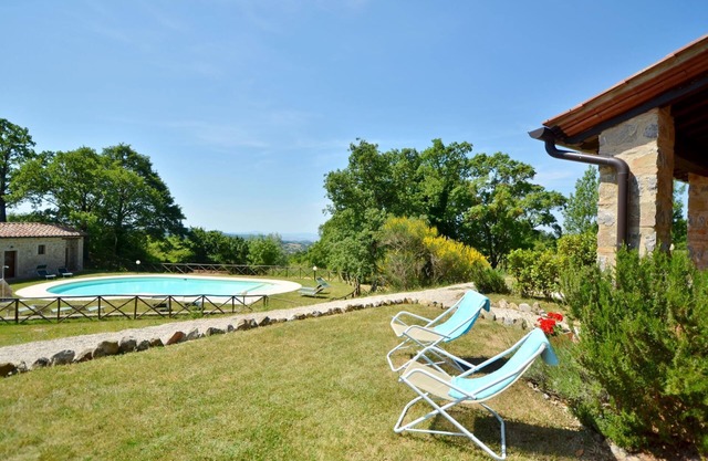 Casa de vacaciones "Villa Nespola" con vistas al bosque, piscina compartida y Wi-Fi