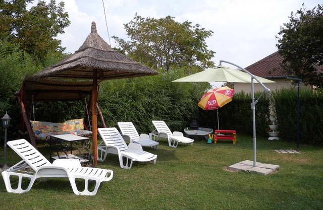 Casa vacacional con piscina exterior y jardín