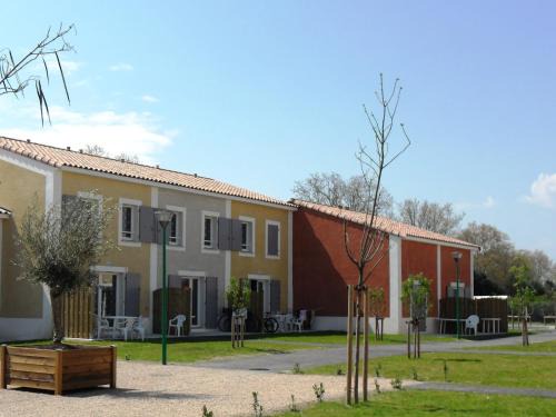 Holiday Home w Pool near Béziers