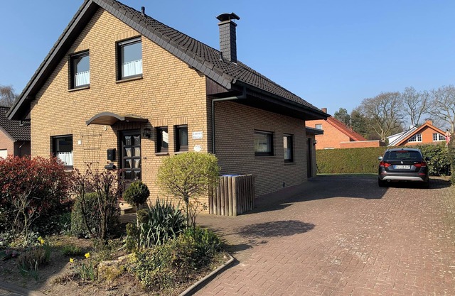 Casa de vacaciones "Wacholderhain" cerca del lago con jardín