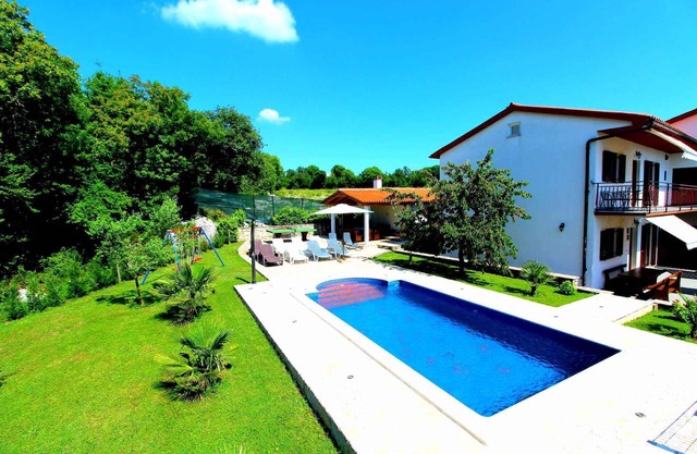 Casa vacacional con piscina y aire acondicionado