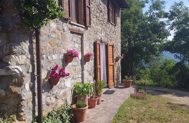Holiday home with internet, and large green garden