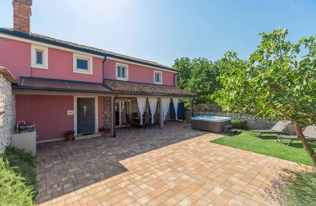 Casa vacacional con jacuzzi en Porec