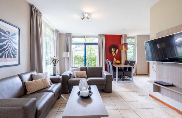 Casa de vacaciones con embarcadero, a sólo 19 km de Hoorn