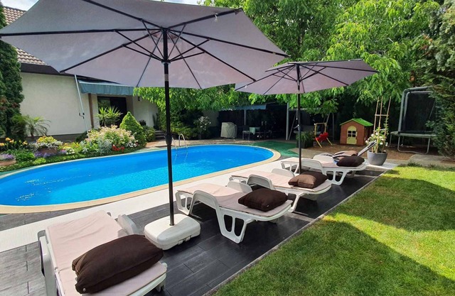 Holiday home with large pool