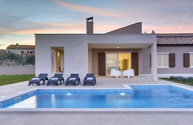 Casa vacacional con piscina y aire acondicionado