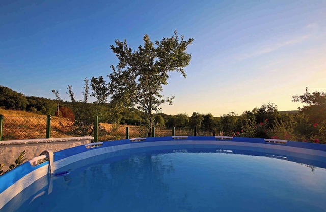Casa vacacional con piscina y barbacoa