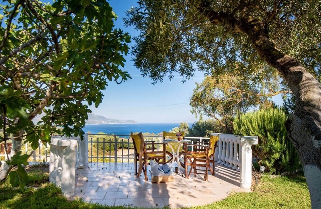 Casa de vacaciones "Zoumpouli 3" con vistas al mar, jardín y Wi-Fi