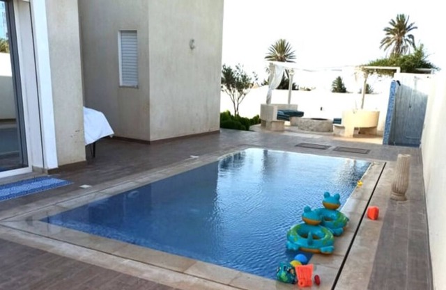 Holiday Homes -- Villa la Reine