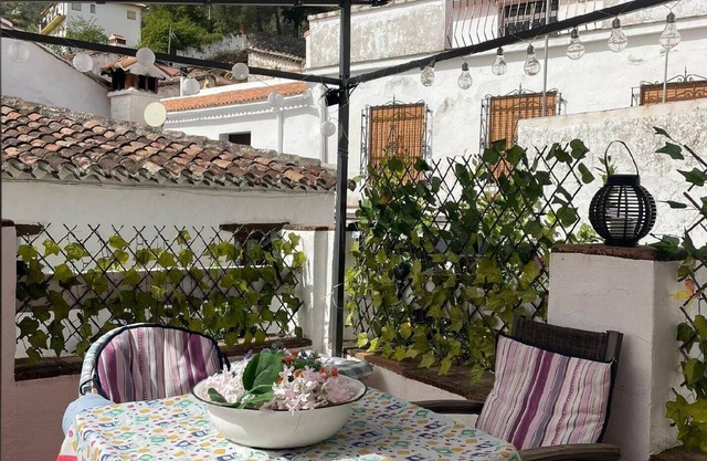 Holiday house Benadalid for 1 - 4 persons with 3 bedrooms - Holiday home