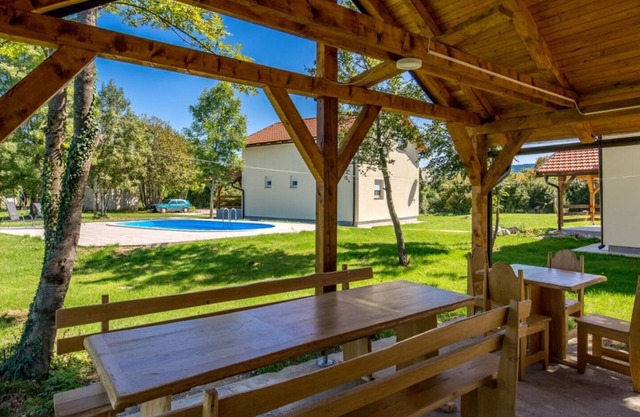 Holiday house Blue house - outdoor pool: - Plaski, Continental Croati, Croatia