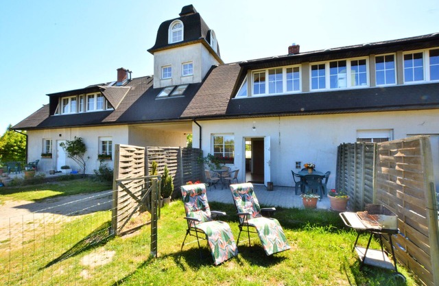 Casa junto al lago Jamno con muelle privado